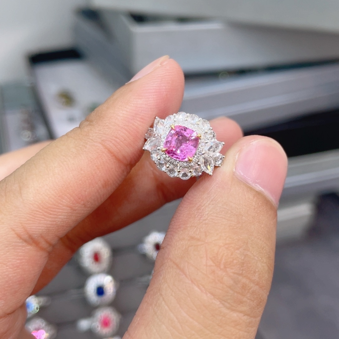戒指彩色蓝宝石18K金镶嵌1.05ct 无烧帕帕