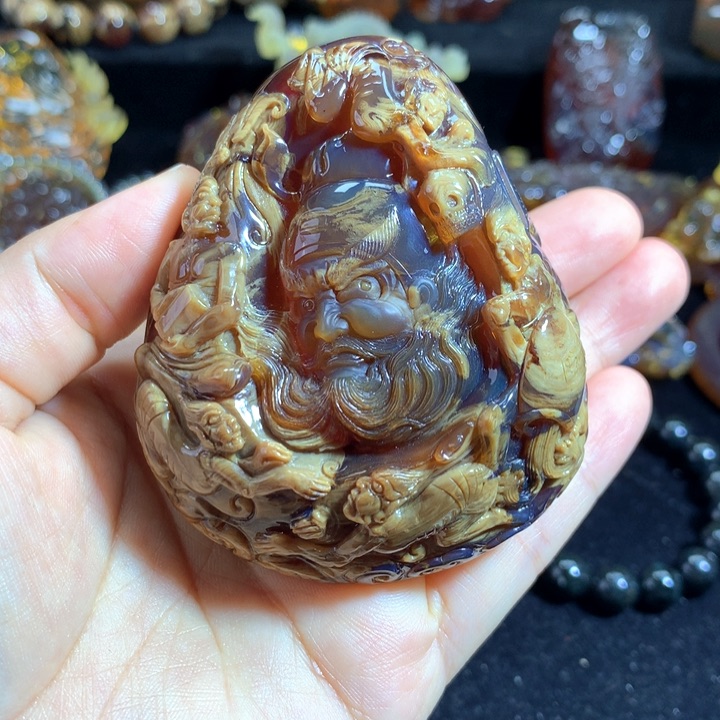 琥珀颈饰未镶嵌大师工溶洞雕刻钟馗纳福