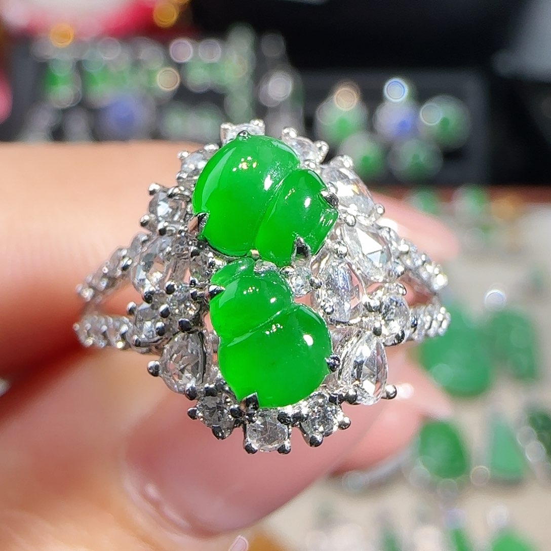 翡翠吊坠(不含链)18K金镶嵌