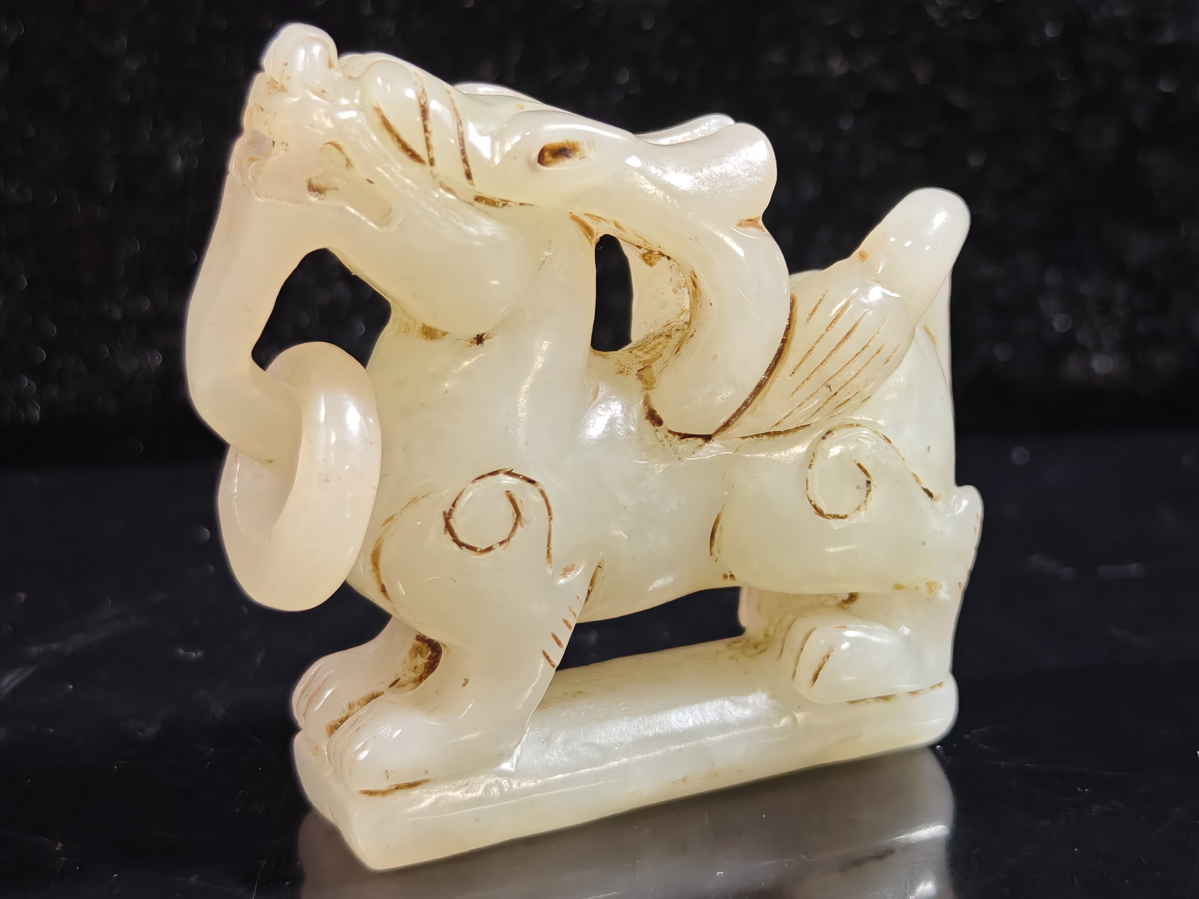 旧藏天然和田玉龙行天下摆件手把件