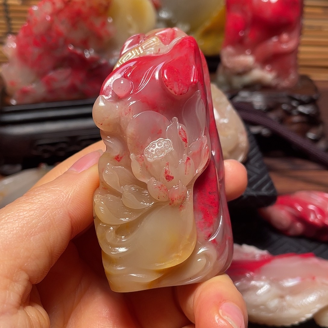 巴林鸡血石鸡血石手玩件