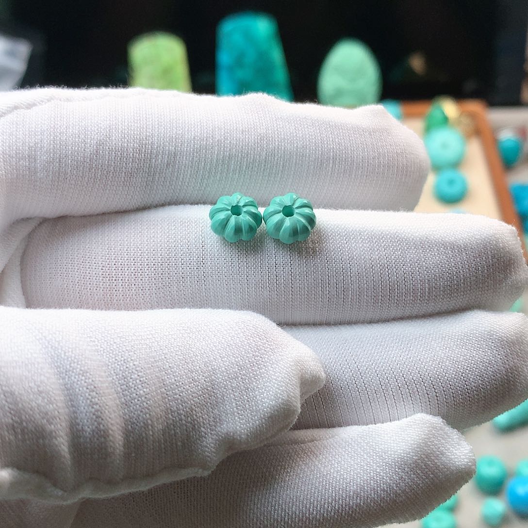 湖北原矿8mm瓜瓣扣子一对