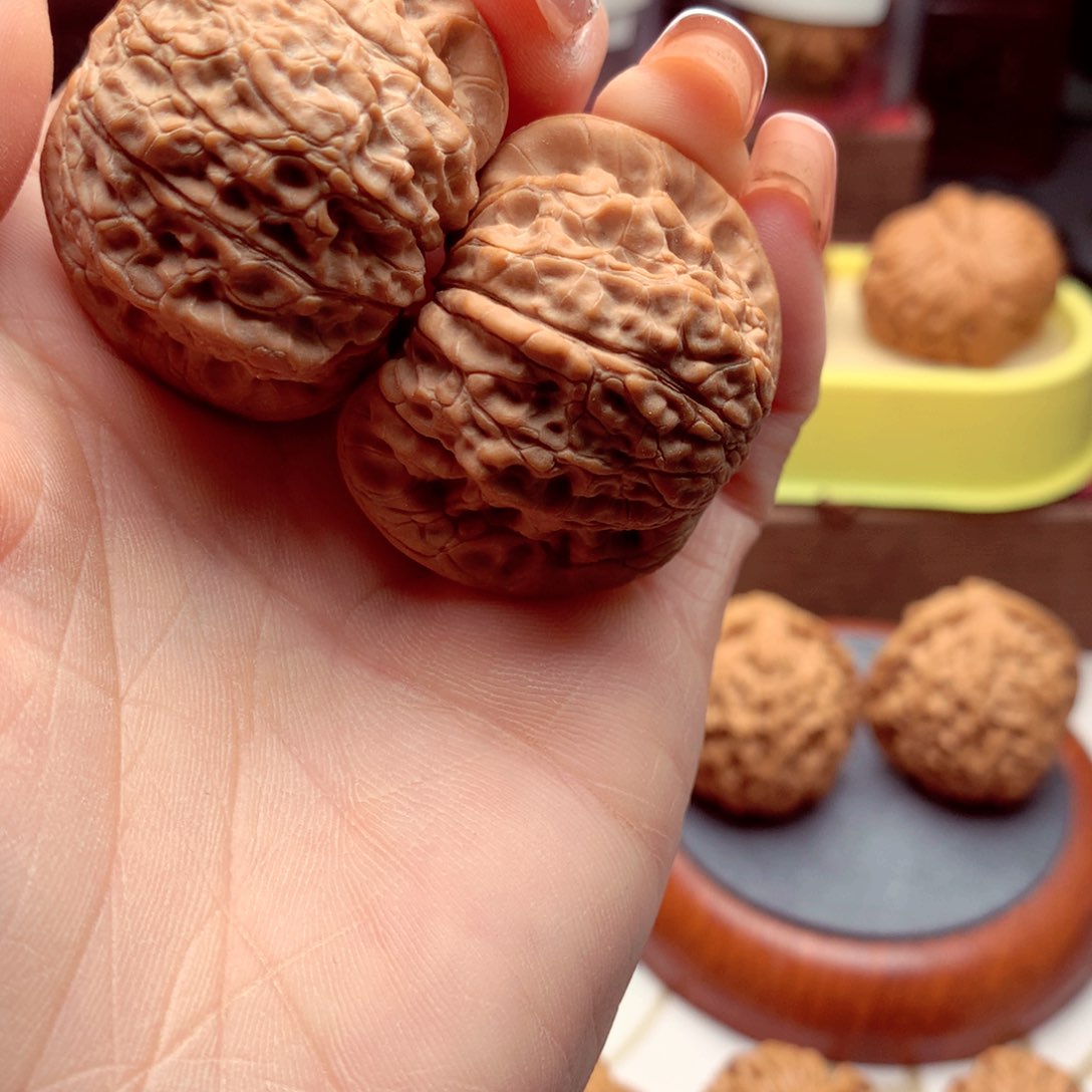 文玩核桃把件西****权血麒麟全品。  6号