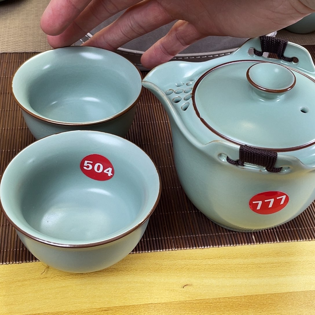 瓷片。。。。。。。。。。。。。