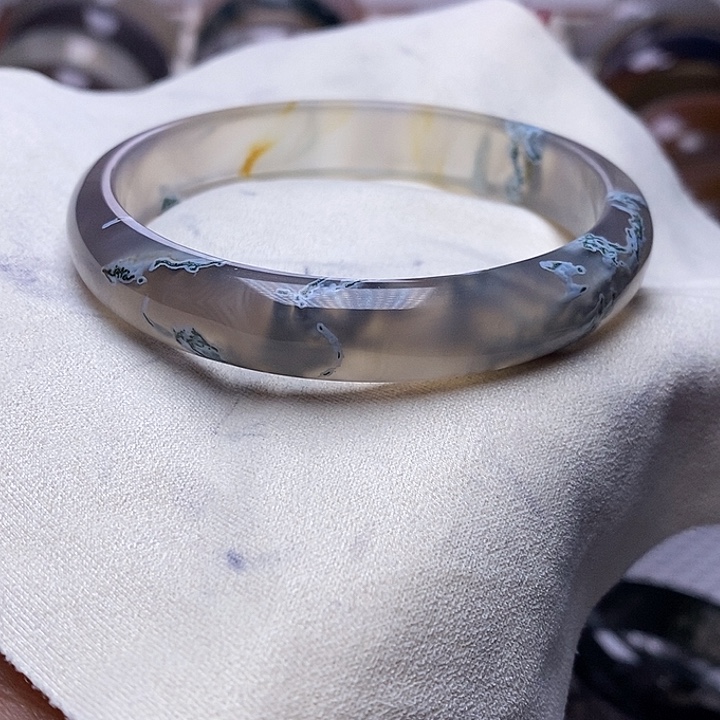 玛瑙/玉髓手镯未镶嵌喜****姐