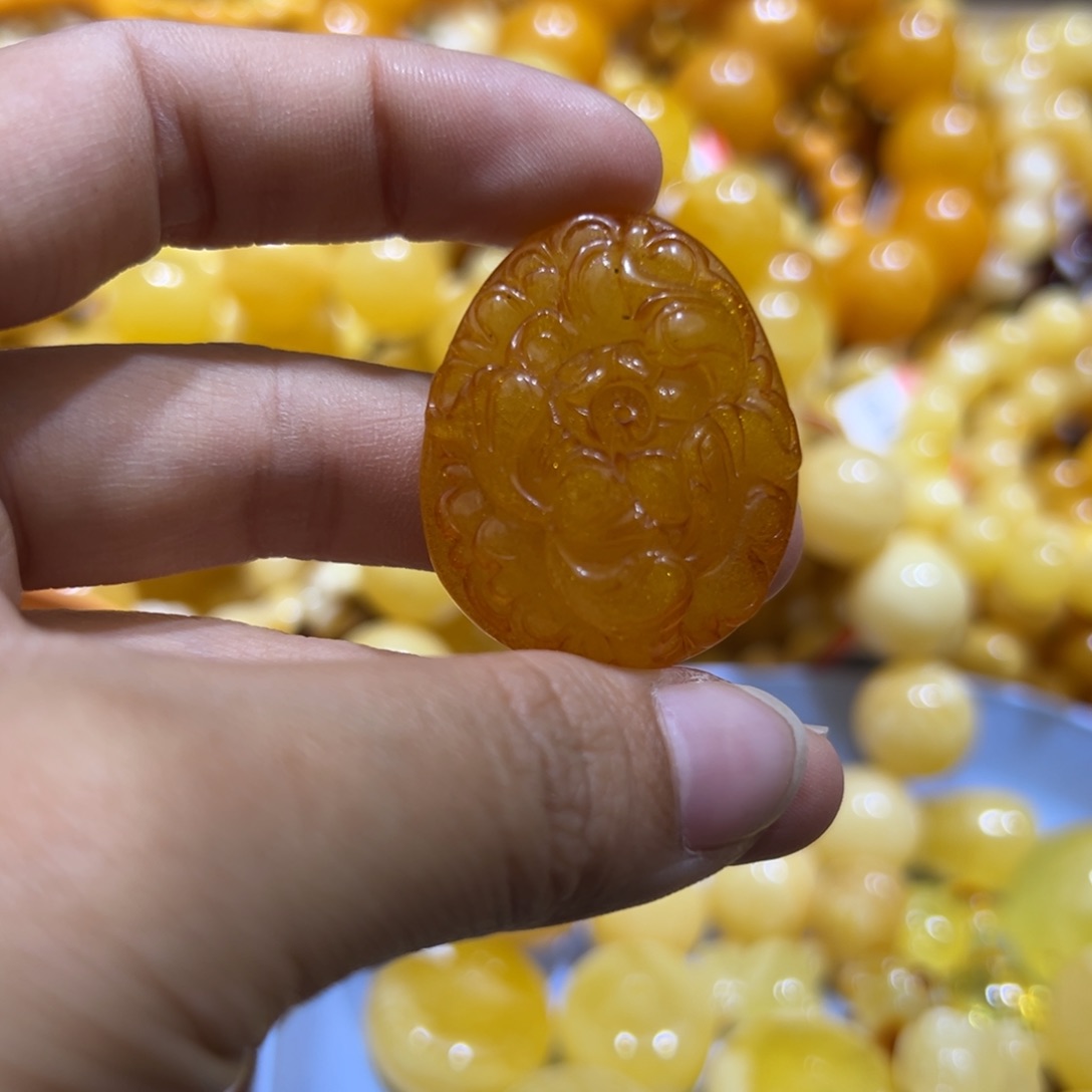 琥珀珠宝奇石未镶嵌