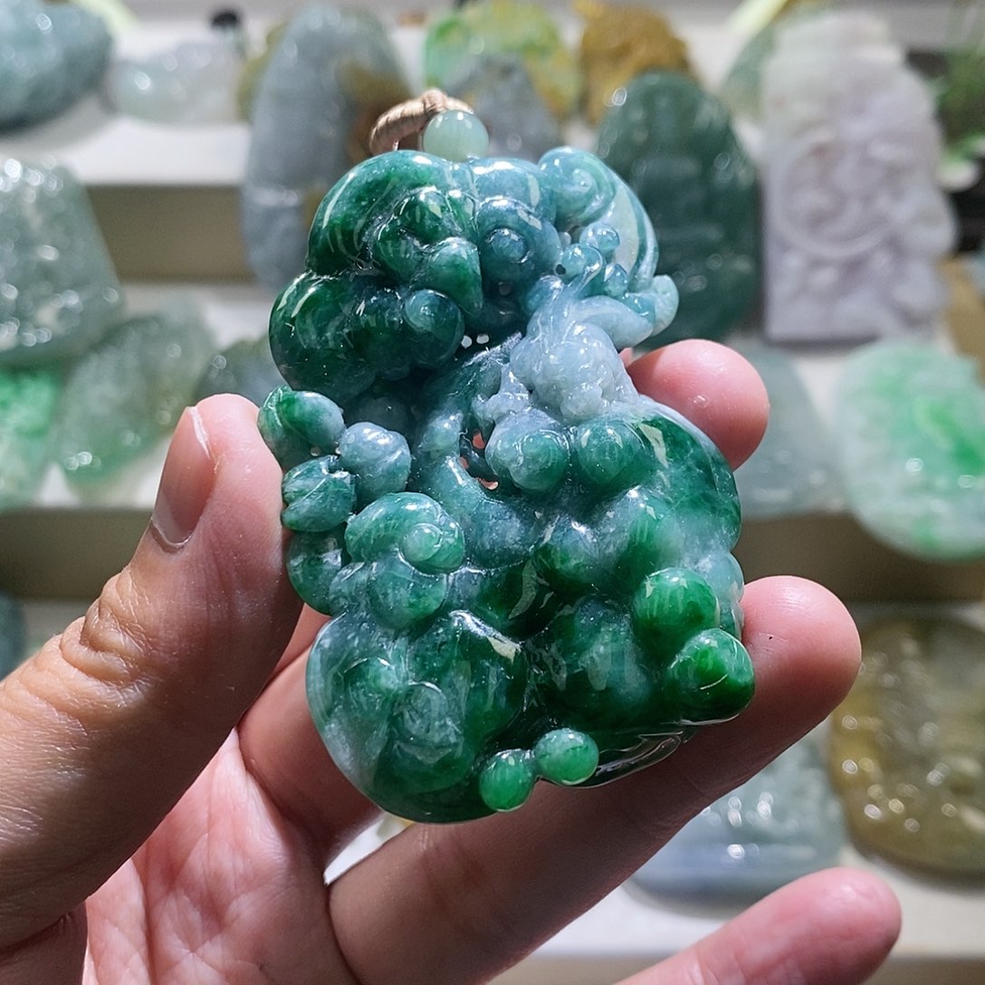 【闪购商品】翡翠颈饰未镶嵌如意