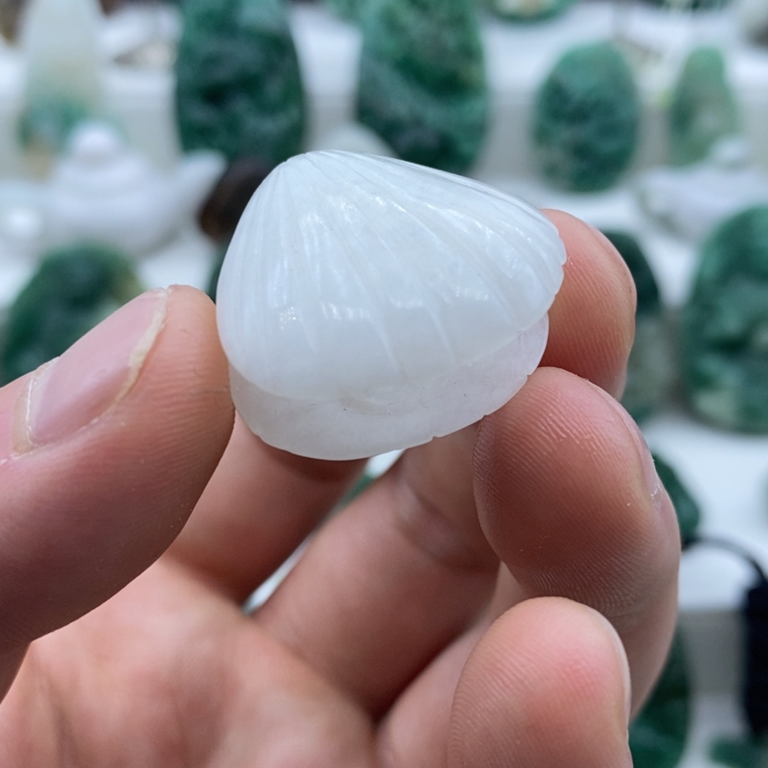 独山玉未镶嵌颈饰