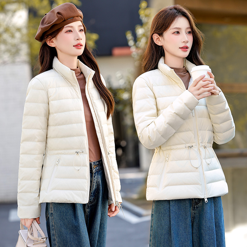90白鹅绒羽绒服女短款2025新款立领薄款收腰冬季小个子保暖外套