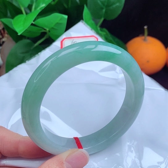 翡翠手镯未镶嵌   正圈60 