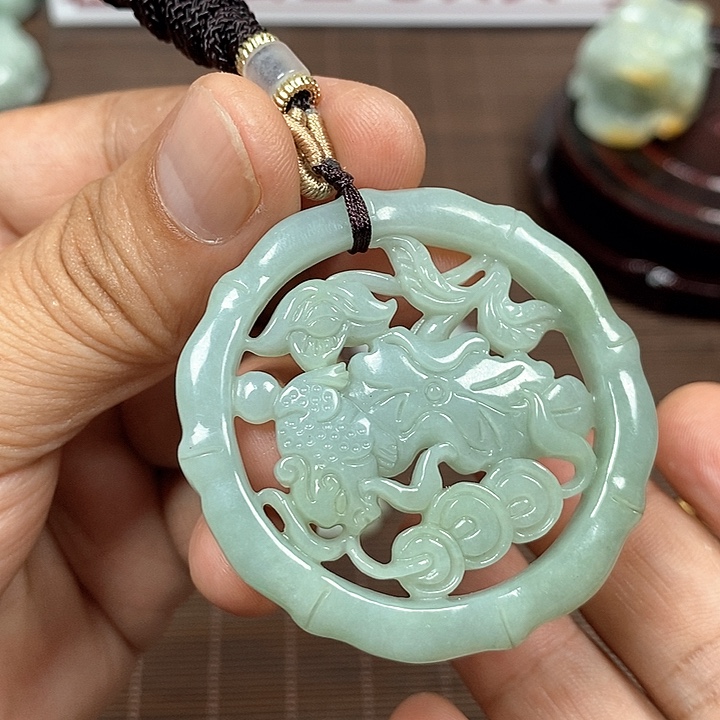 颈饰未镶嵌翡翠天然翡翠玉A货配证书