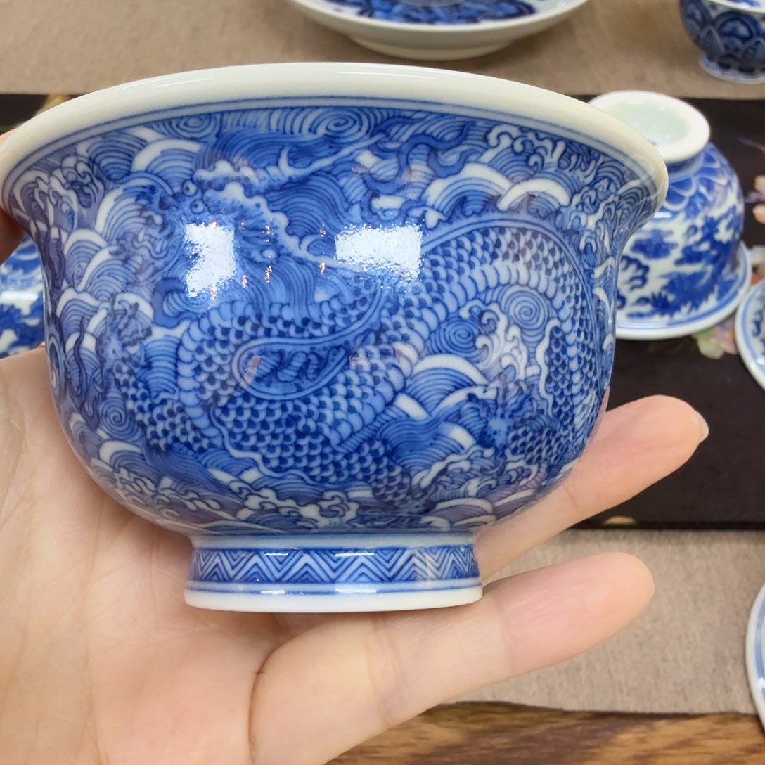 青花龙纹手绘主人杯