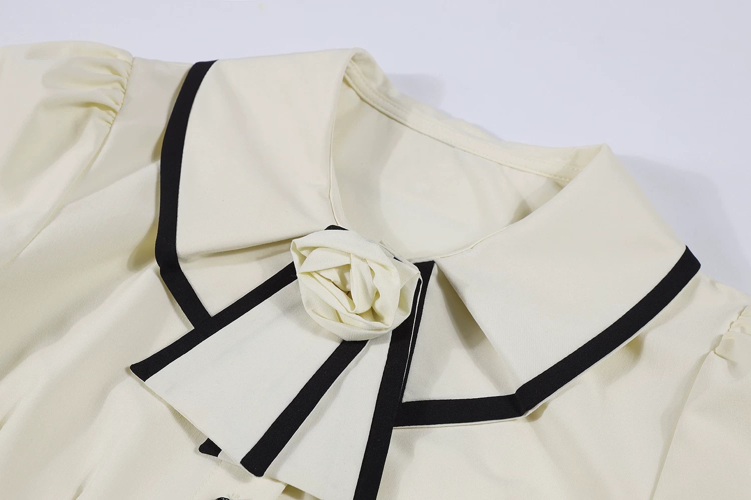 山茶花甜辣妹法式白色长袖收腰短款衬衫上衣女夏季ENSAJ1N003A