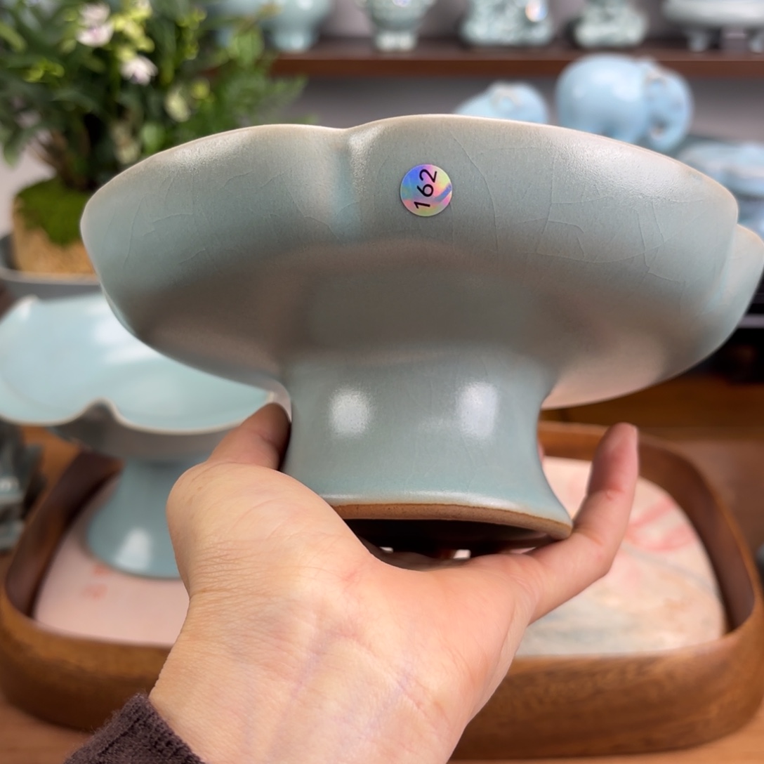 徐***常编号162仿古釉高足果盘