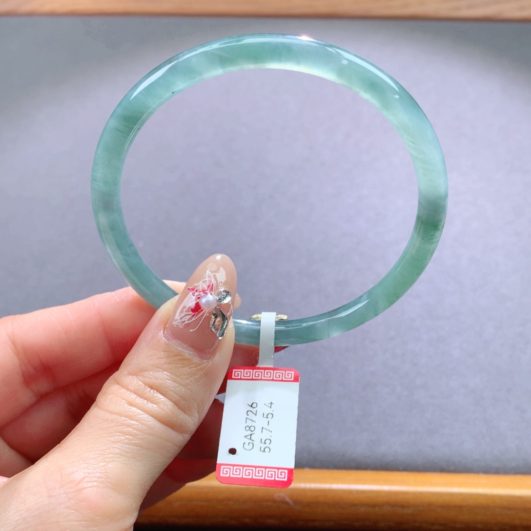 翡翠手镯未镶嵌天然翡翠手镯