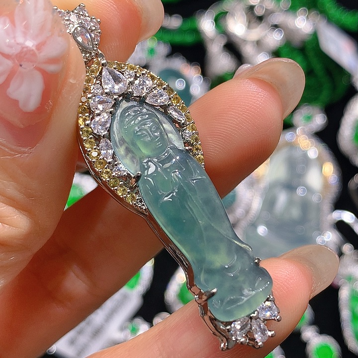 翡翠颈饰未镶嵌翡翠