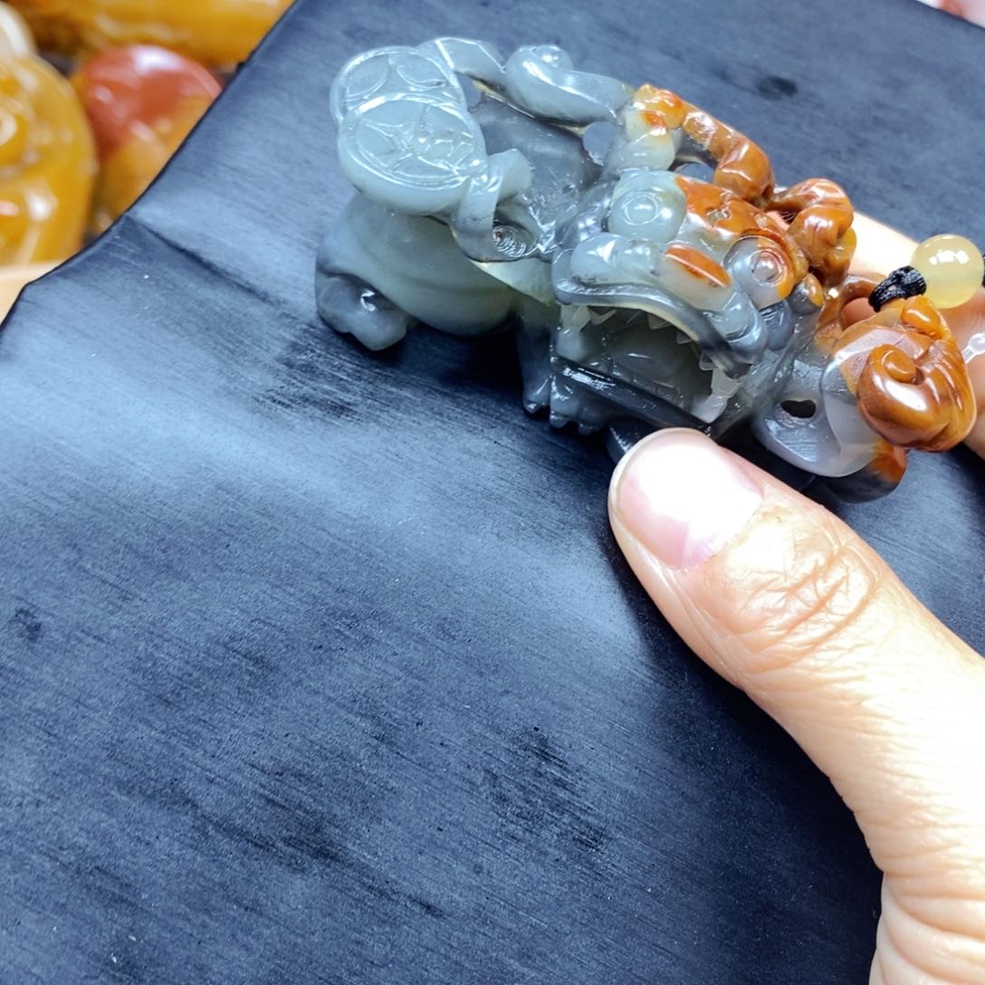 石英质玉颈饰未镶嵌