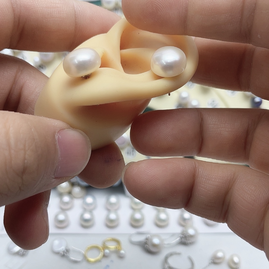 郝***耳饰淡水珍珠银S925镶嵌