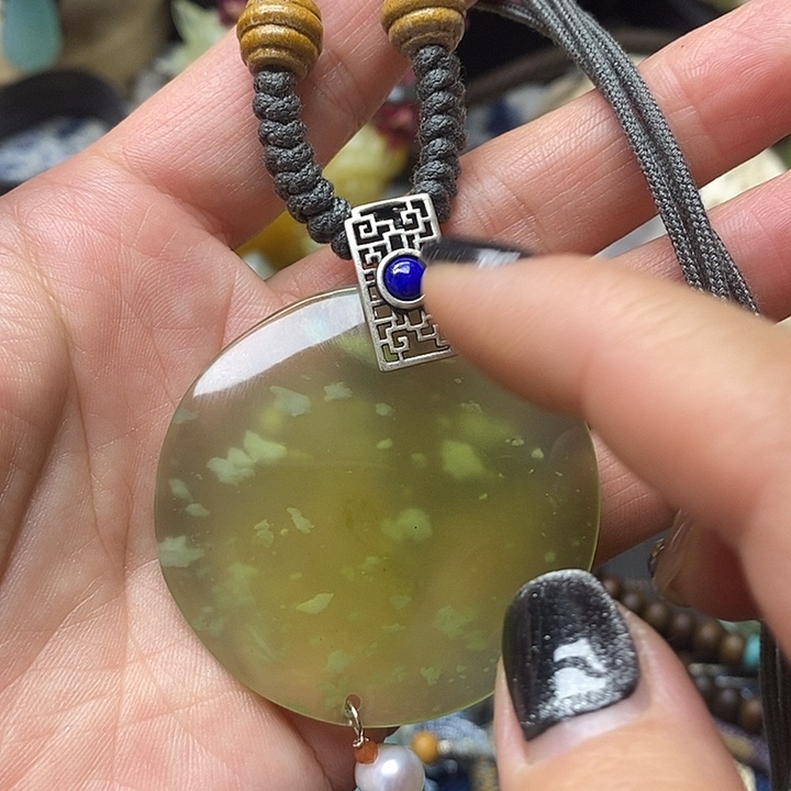 衣***装蛇纹石玉未镶嵌手链