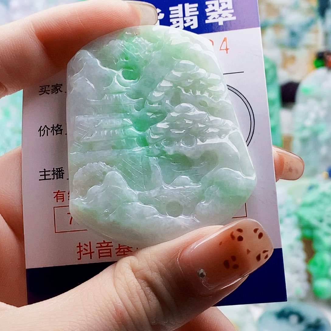 吊坠(不含链)未镶嵌翡翠