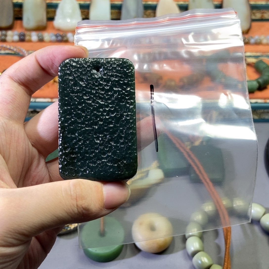 和田玉颈饰未镶嵌九