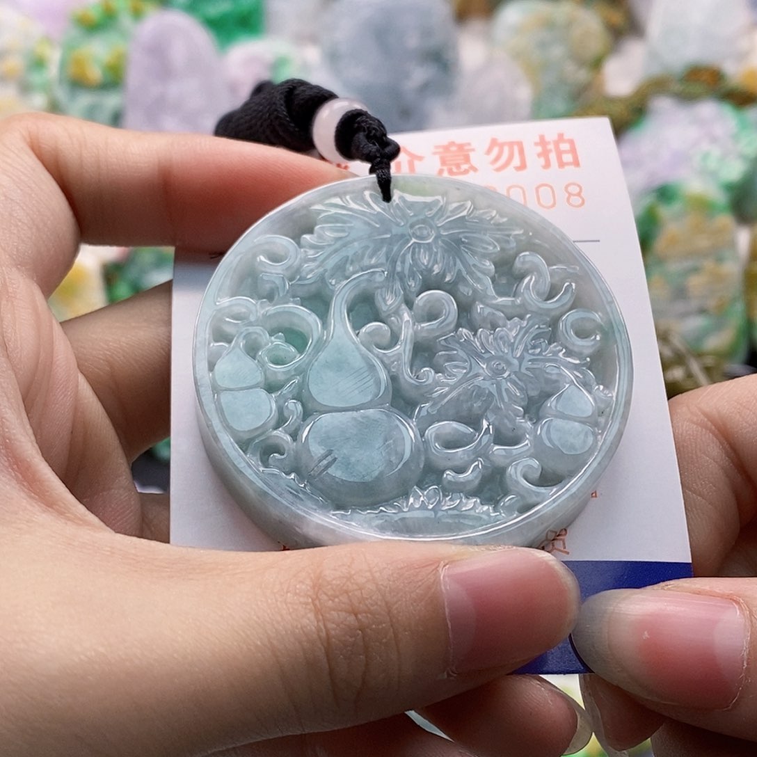 吊坠(不含链)未镶嵌翡翠