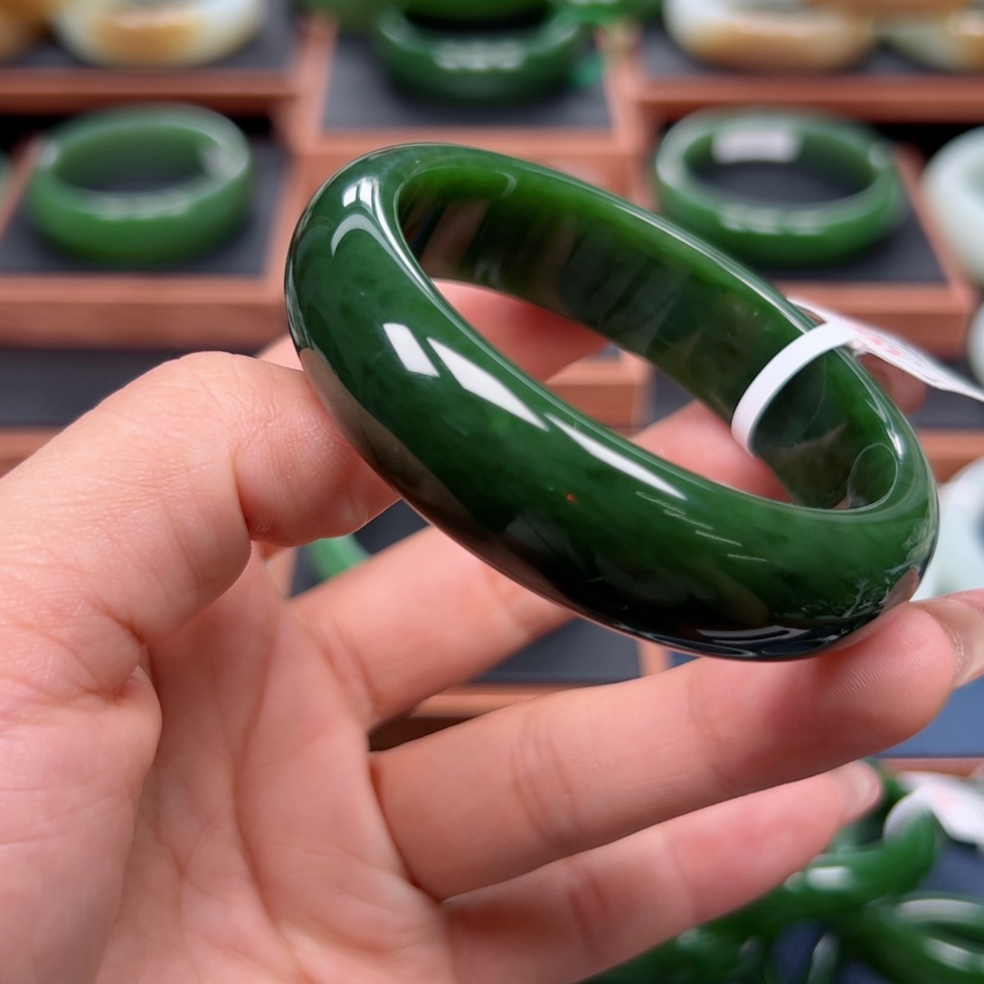 未镶嵌手镯和田玉（碧玉）