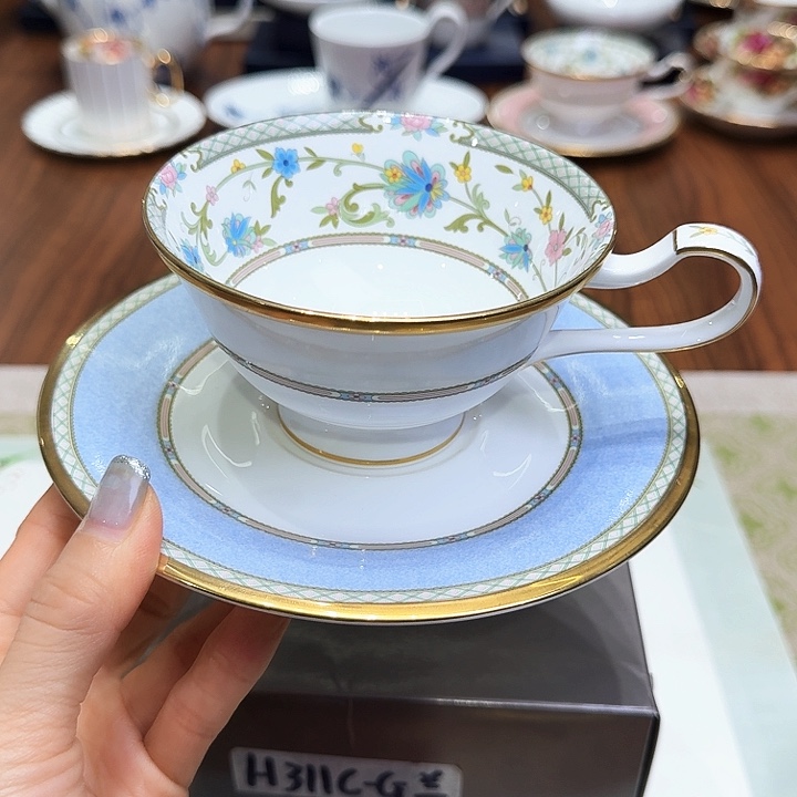 瓷片杯子杯子杯子杯子水杯杯子
