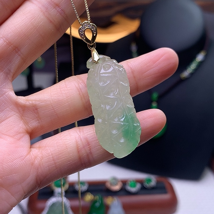 翡翠项链未镶嵌吊坠