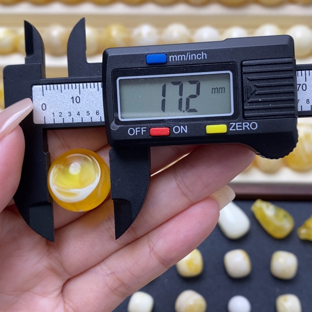 琥珀未镶嵌珠宝奇石