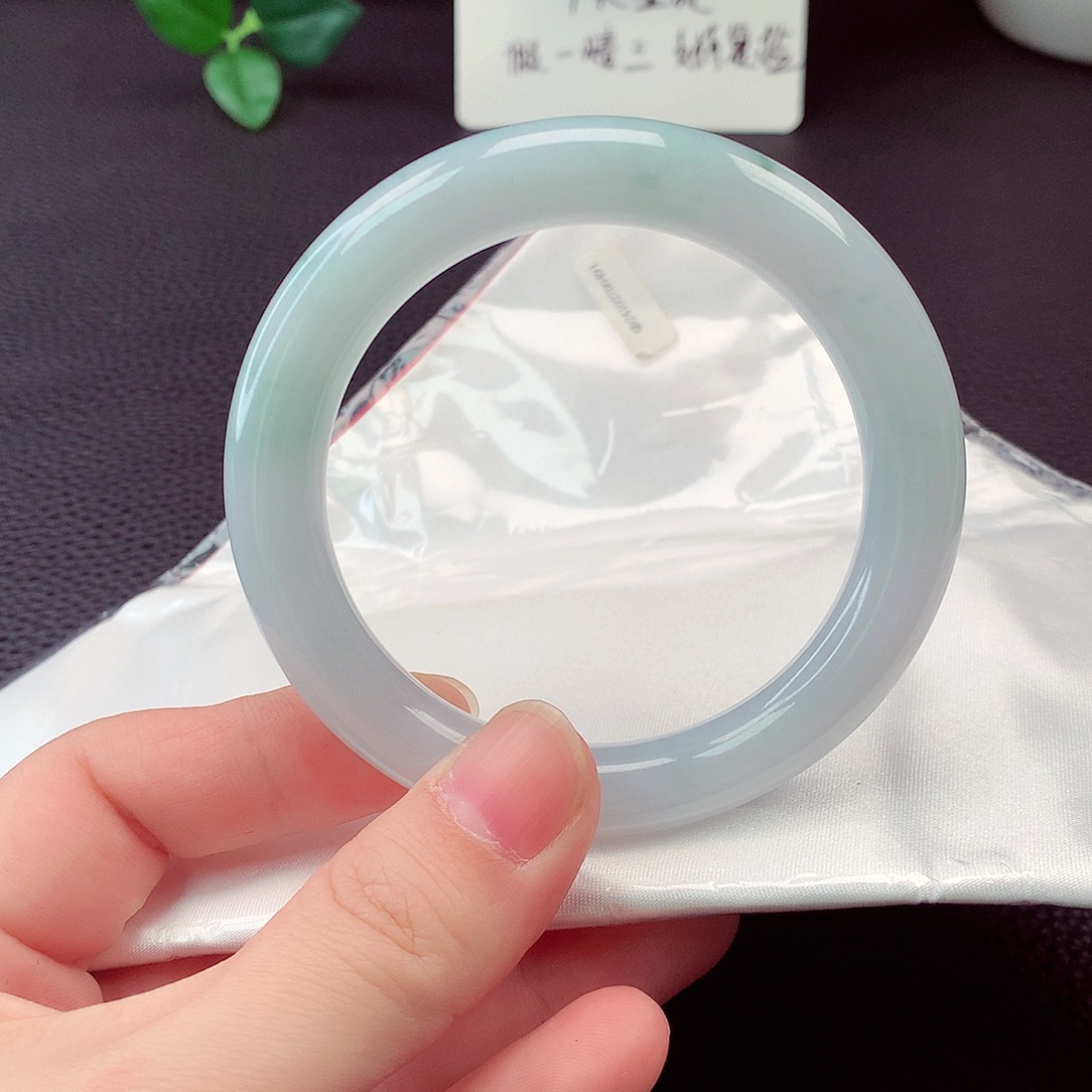 翡翠未镶嵌手镯翡翠