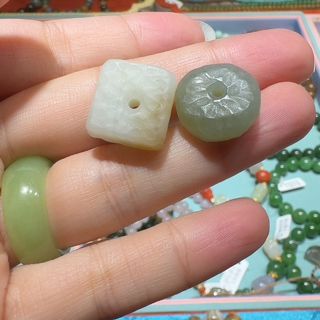 和田玉未镶嵌手串