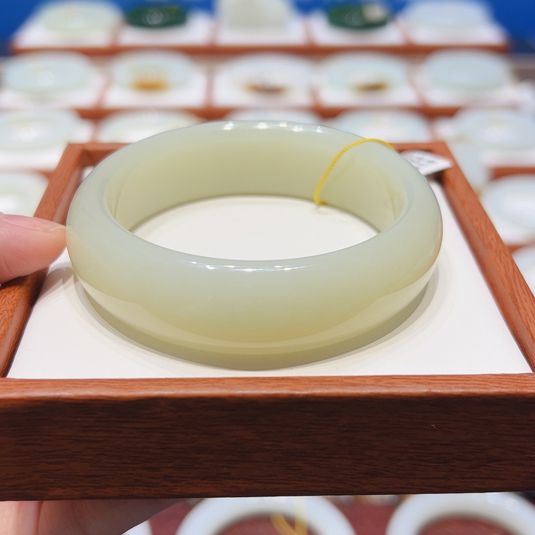 和田玉未镶嵌手镯暖白5758