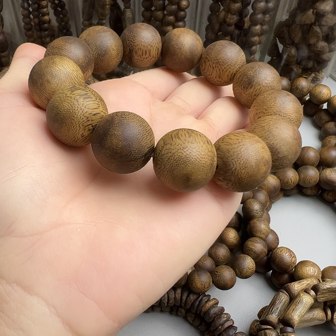 沉香沉香碎屑奇楠乌身高品质1.8圆珠单圈22.1克