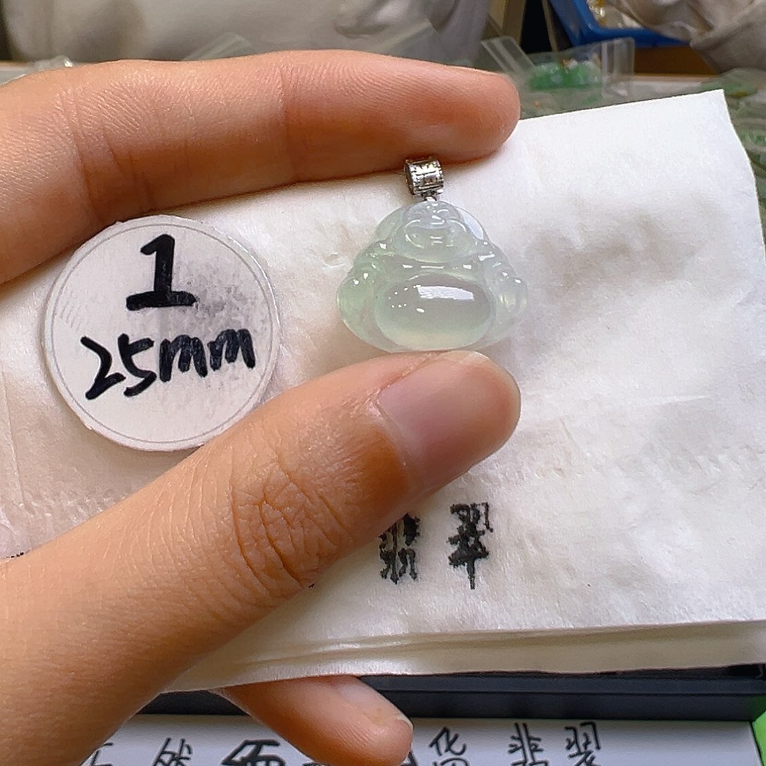 翡翠颈饰18K金镶嵌翡翠