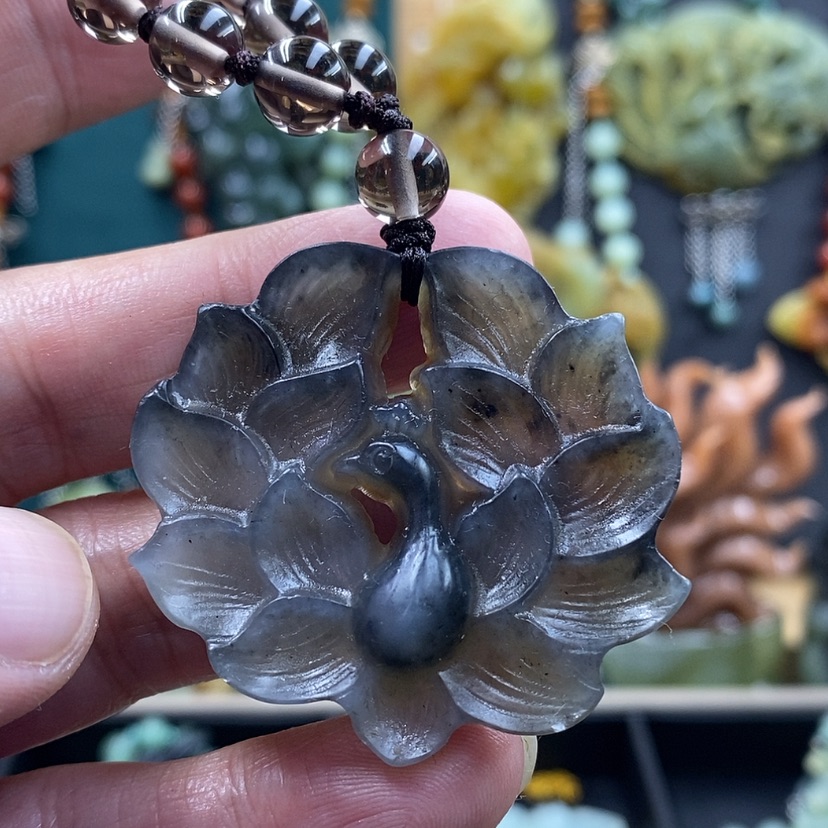 【闪购商品】未镶嵌蛇纹石玉吊坠
