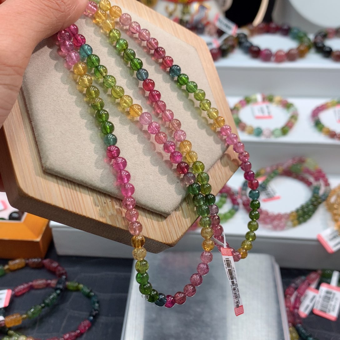 碧玺手链未镶嵌     4.8mm。   