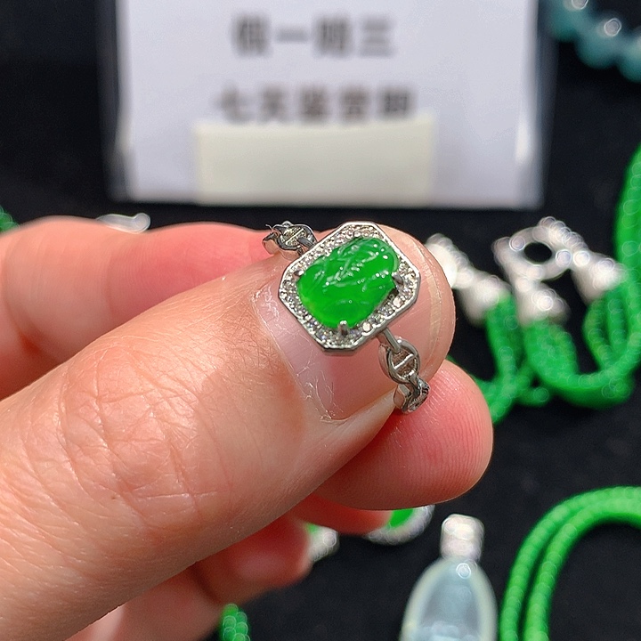 翡翠手链未镶嵌，，，