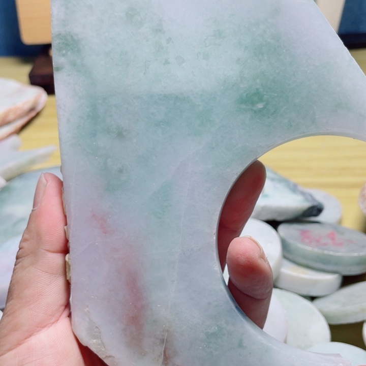 七***哥翡翠挂件未镶嵌翡翠