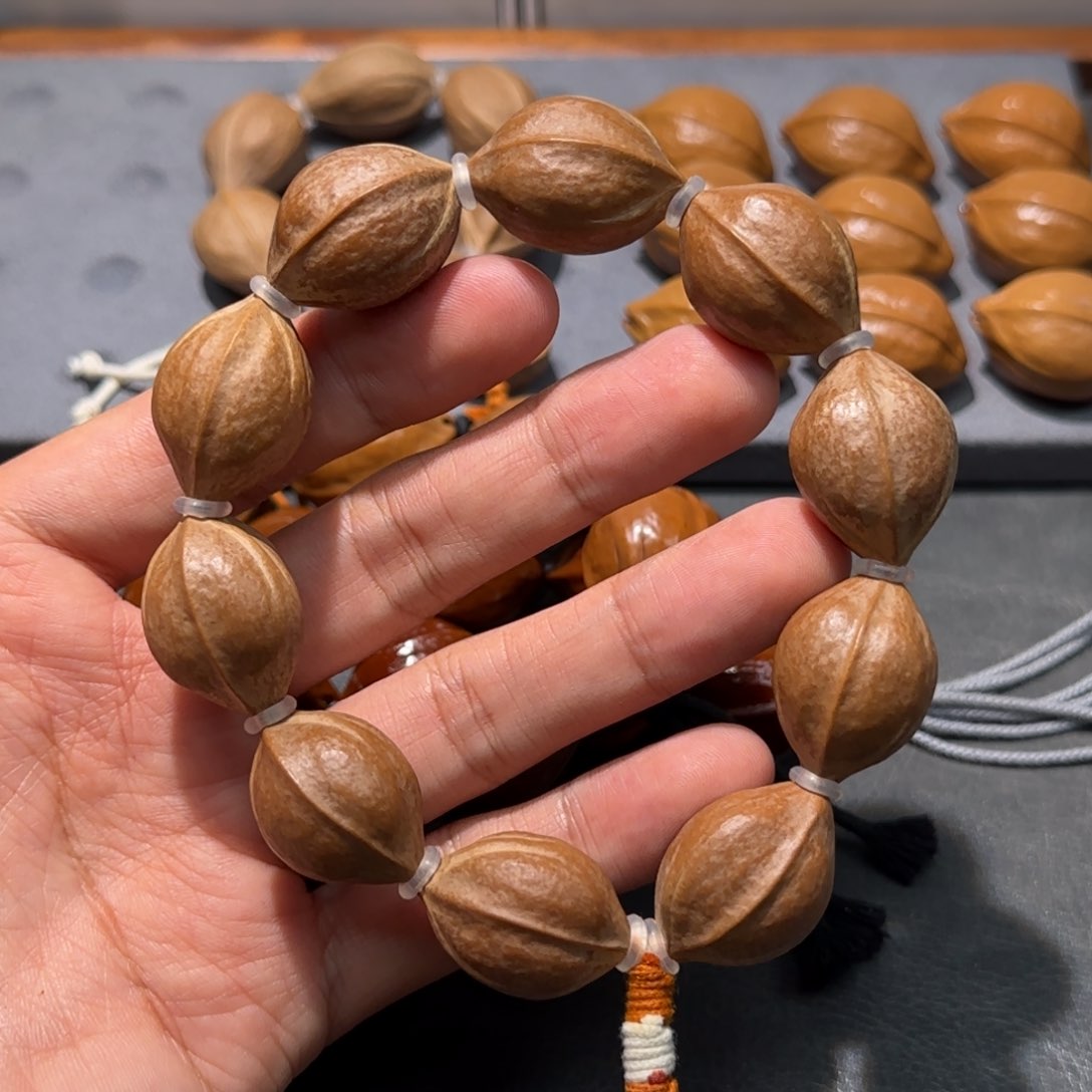 橄榄核手串1.8✖️2.6短圆精致