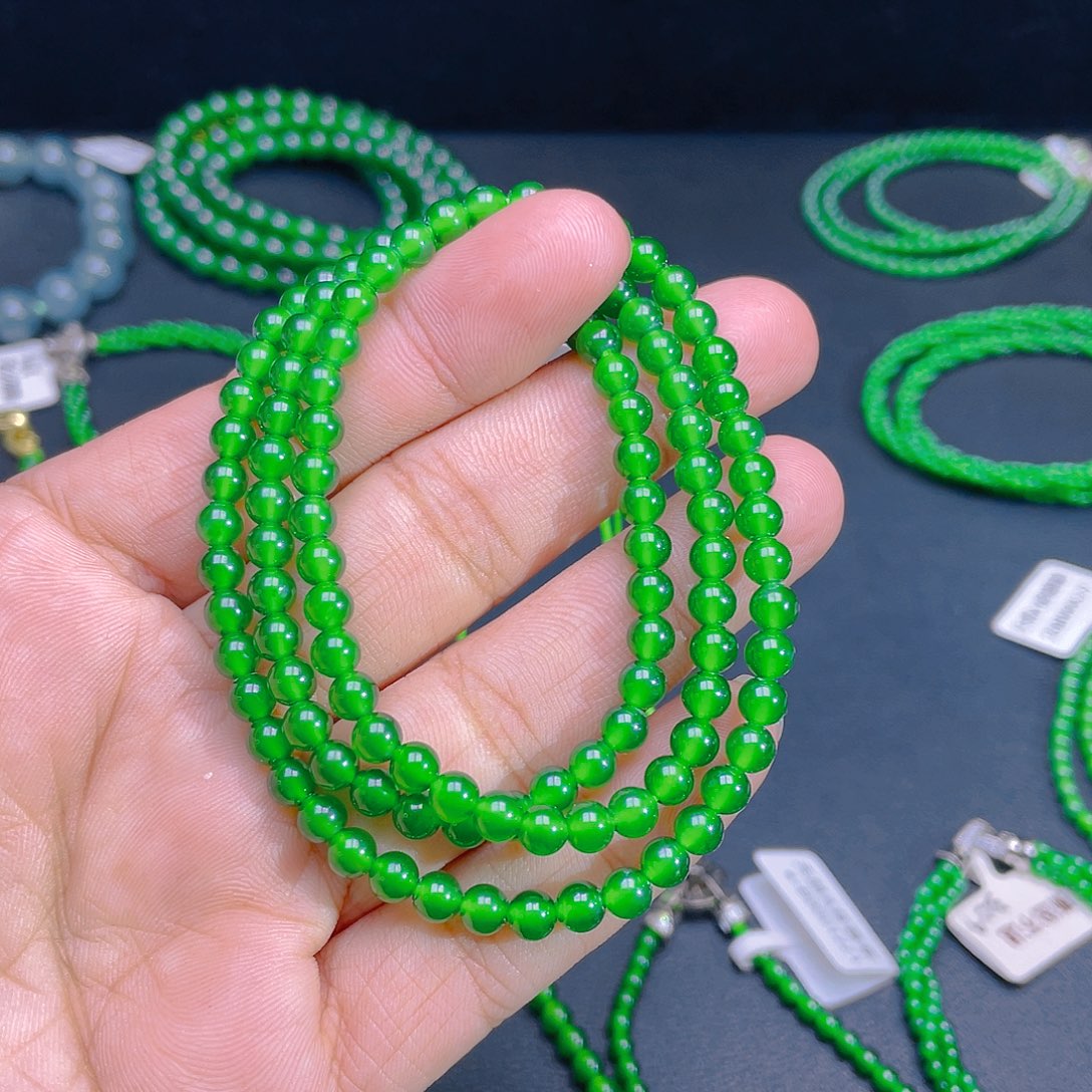 颈饰未镶嵌翡翠A货卡5