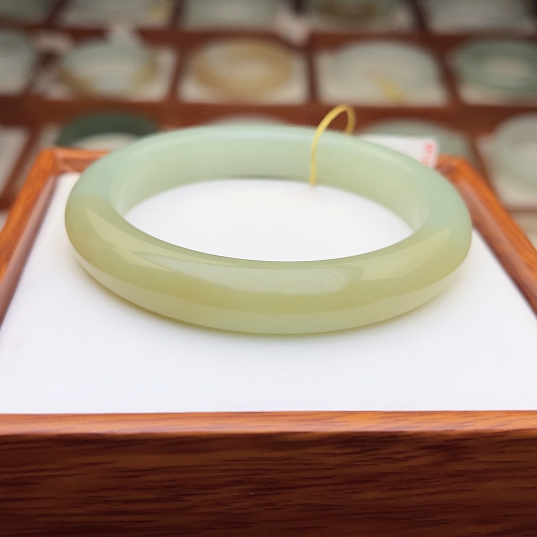 和田玉未镶嵌手镯57