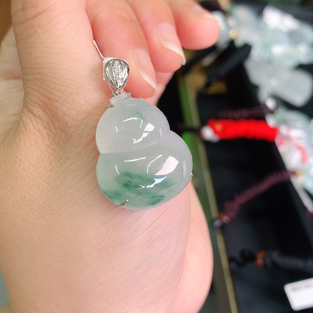 翡翠颈饰18K金镶嵌冰胶飘蓝大葫芦26.5*21.5*8.5