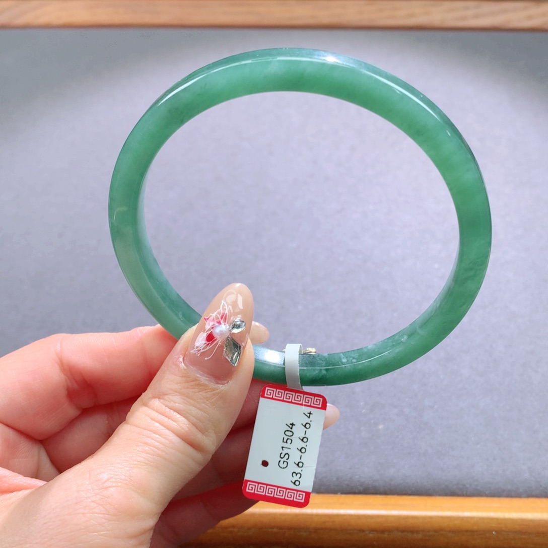 翡翠手镯未镶嵌天然翡翠手镯