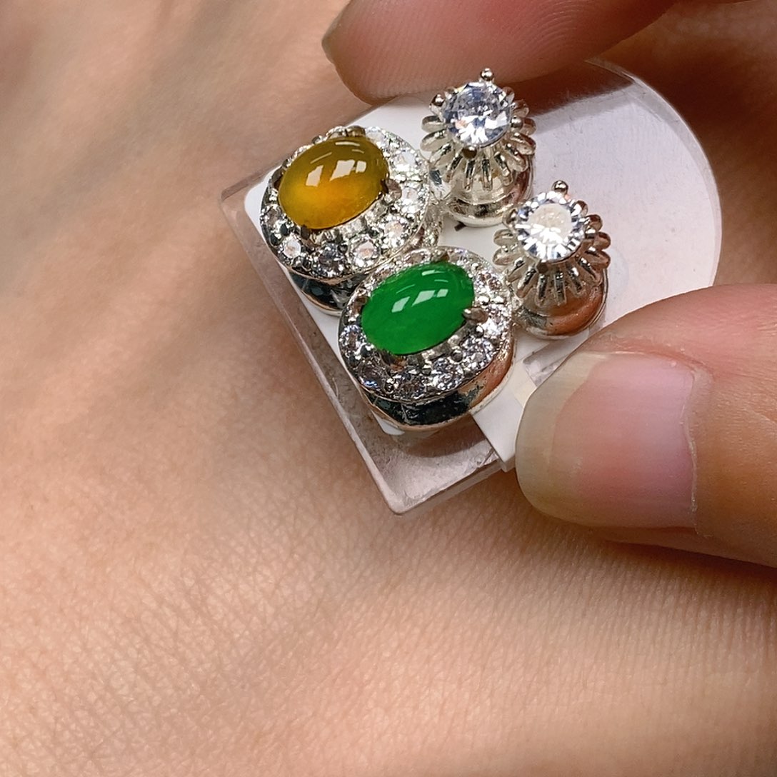 翡翠戒指未镶嵌翡翠