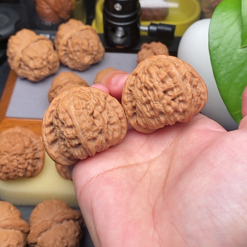 【闪购商品】文玩核桃把件三角白全品41.5