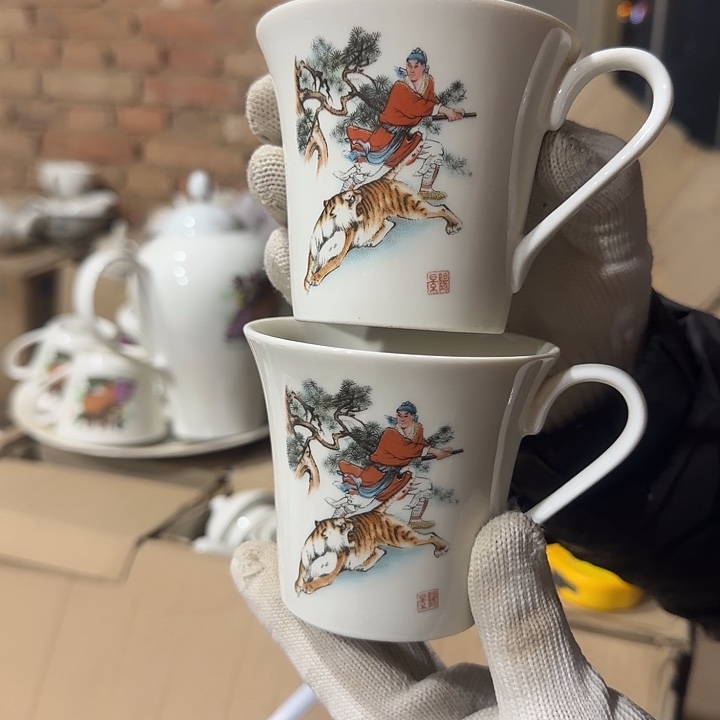 库存微瑕武松打虎两个