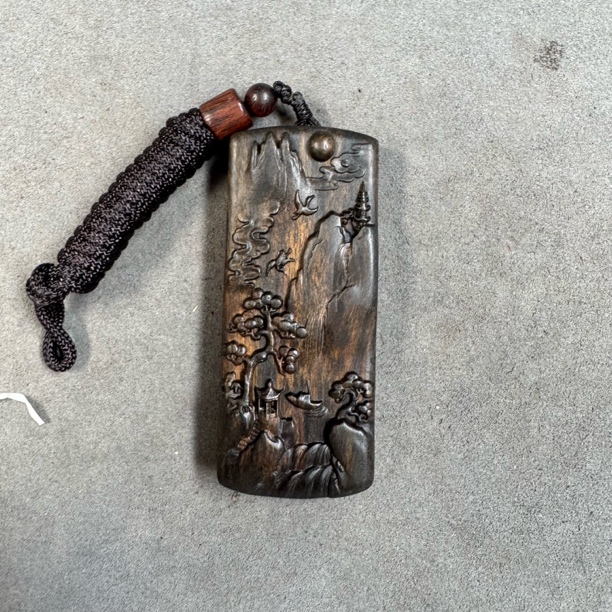 389沉木雕刻吊坠