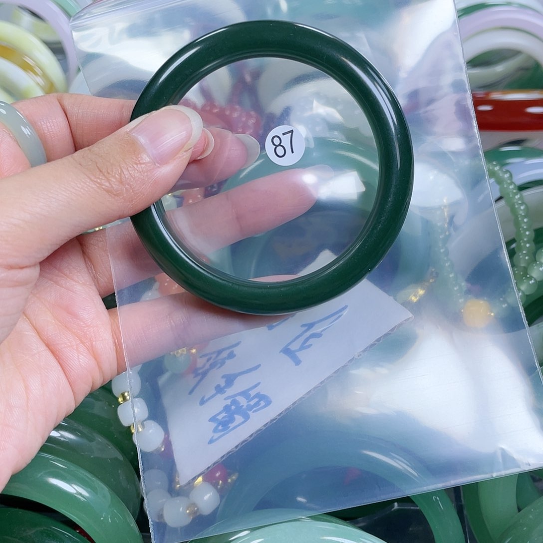 石英质玉手镯未镶嵌55