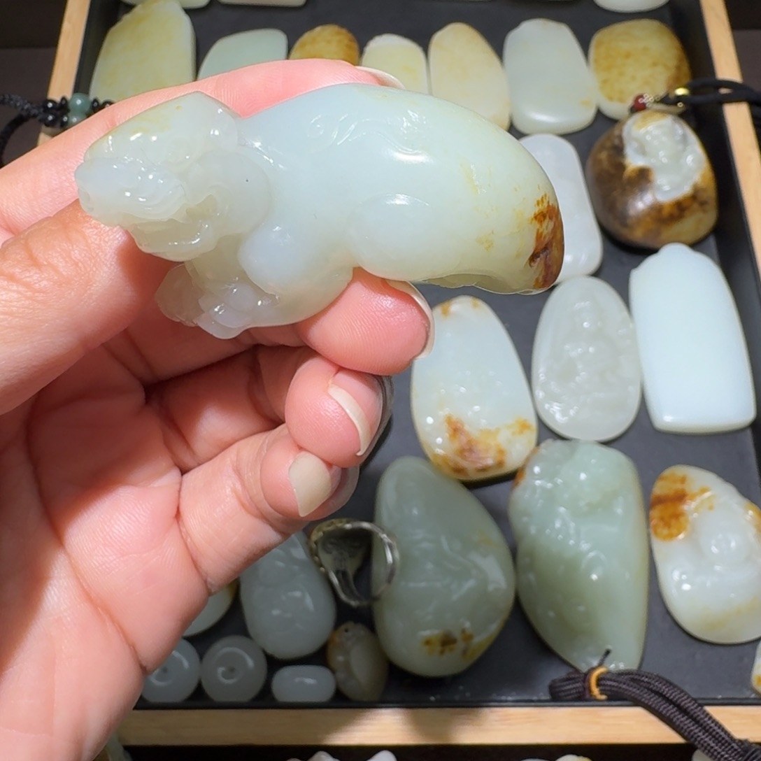 和田玉未镶嵌颈饰